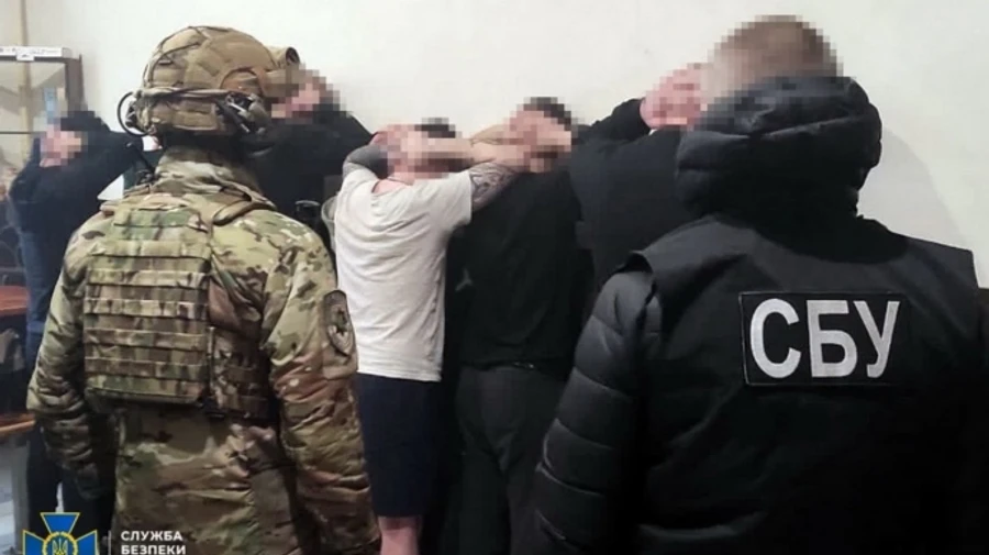 СБУ викрила в’язня, який за гроші обіцяв повернути з полону військових