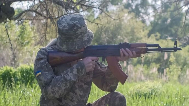 Рада прийняла закон про добровільний військовий облік для жінок