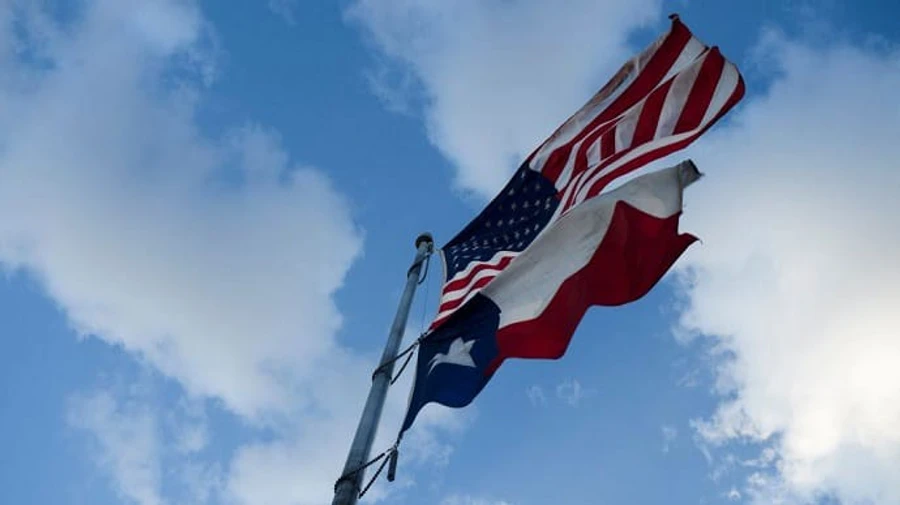 Білий дім: США розглядають пакети розширеної військової допомоги Україні