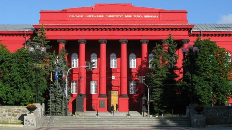 КНУ змінив положення про докторів, щоб забирати звання у таких як Лукашенко