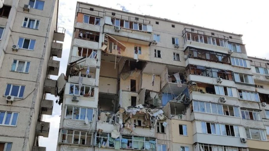 Вибух у висотці на Позняках: слідство виокремило основну версію