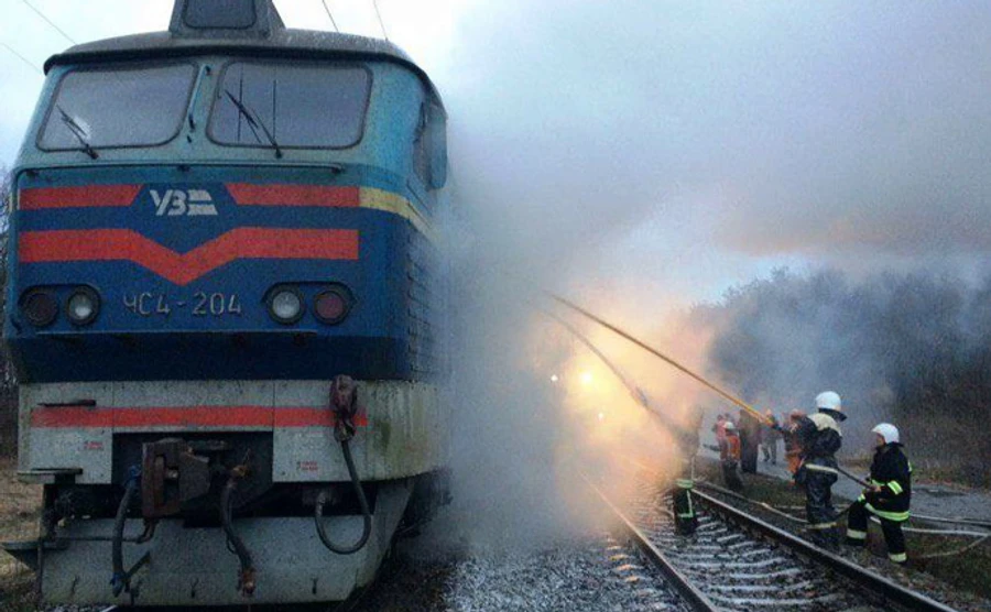 В пригородной электричке произошел пожар