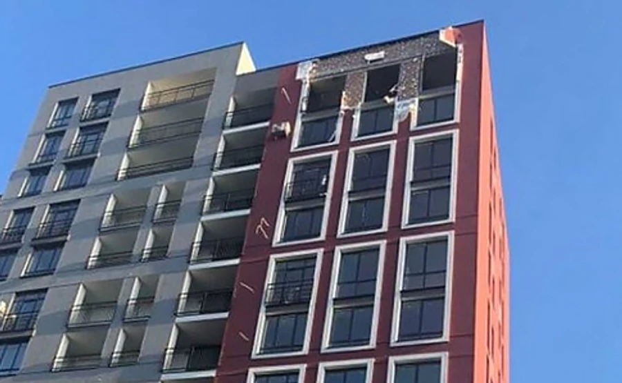 Во Львове в многоэтажке взорвался газ, есть пострадавший