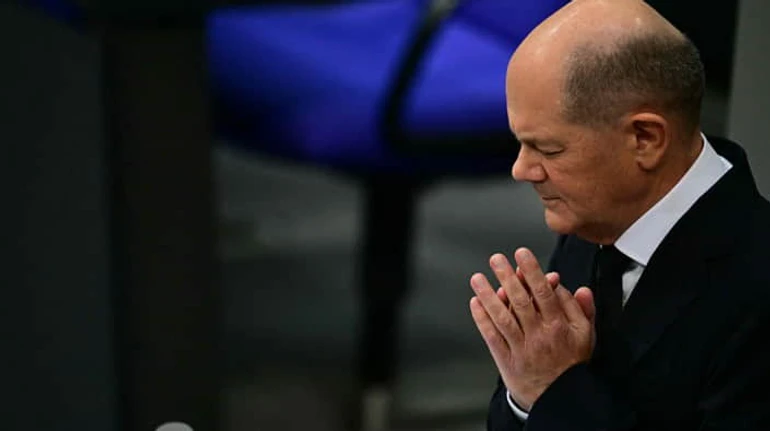 Все против канцлера: как Германия быстро идет к выборам и кто может сменить Олафа Шольца