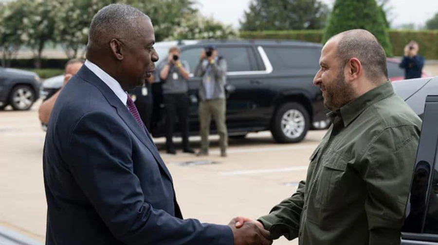 US philanthropists call for Ukraine to be allowed to hit Russia with American weapons