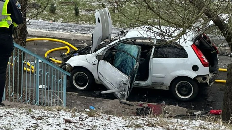 У Дніпрі вибухнуло авто, поліція розслідує замах на вбивство