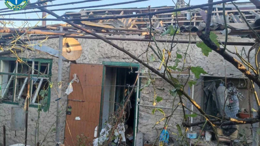 Херсонщина: росіяни скинули вибухівку з дрона, поранили двох людей