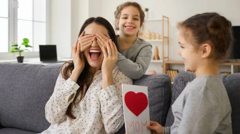 Чому ми відзначаємо День матері уже понад 100 років: історія свята