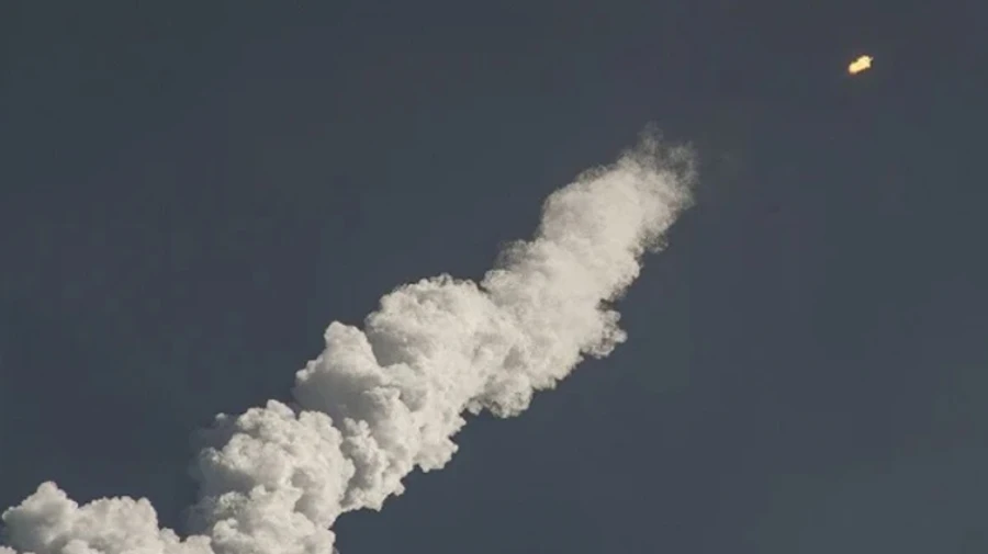 Missile strikes residential building in Kryvyi Rih, people may be trapped under rubble