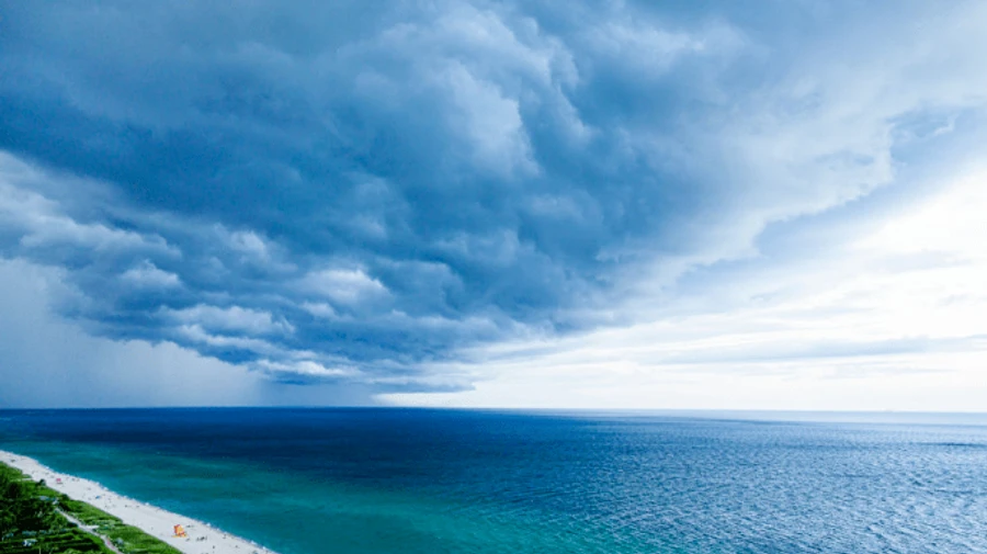 Біля Флориди перекинувся човен, безвісти зникли 39 людей