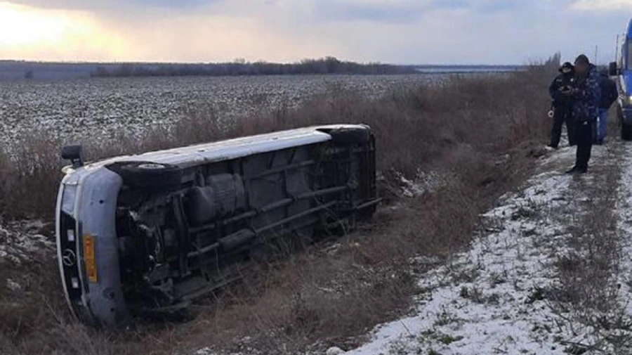 Повний дітей мікроавтобус перекинувся на Запоріжжі