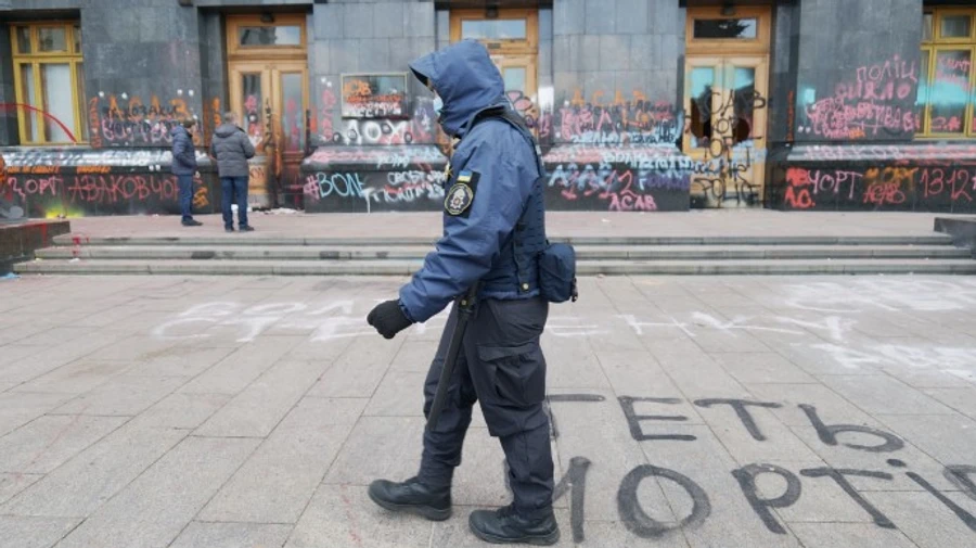 Після погрому ОП прихильниками Стерненка підхід до будівлі перекрили