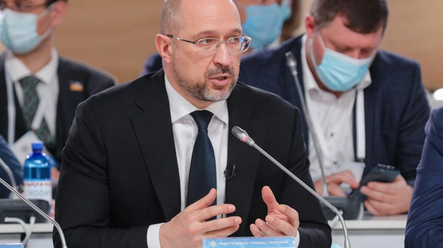 Премьер: Вакцинируюсь публично, как только подойдет моя очередь