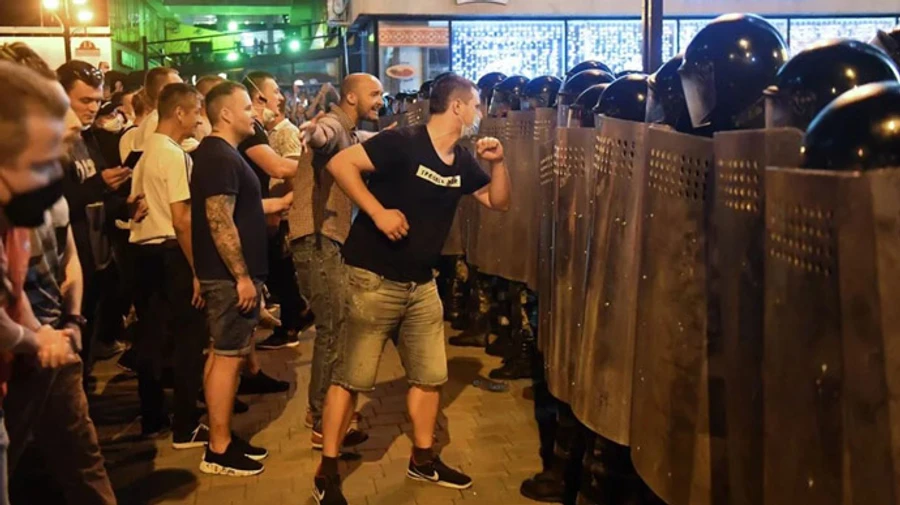 МВД Беларуси официально сообщило о 2000 задержанных на митингах