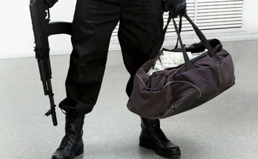 У полтавських бізнесменів відібрали сумки з 12 мільйонами під Одесою