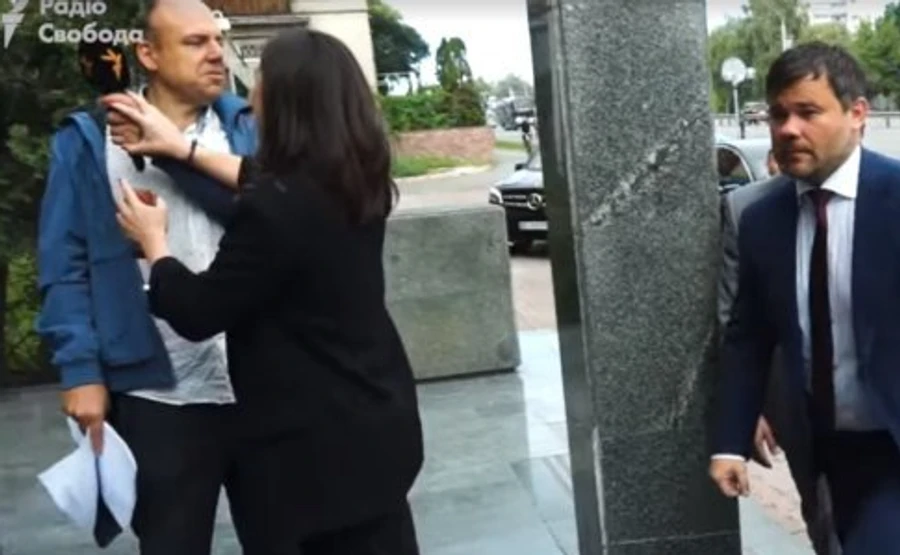 Журналисты требуют увольнения Мендель