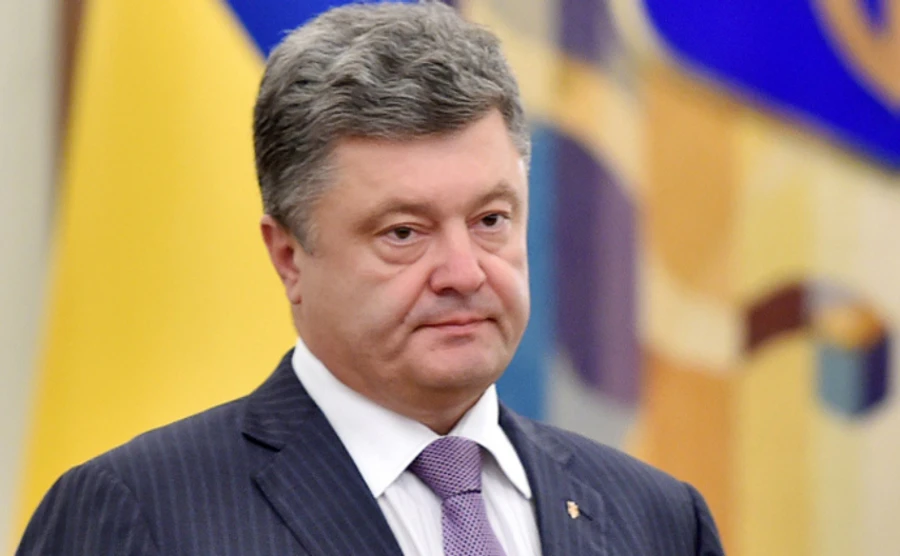 Порошенко закликав не тиснути на НАБУ і нагадав про Саакашвілі 