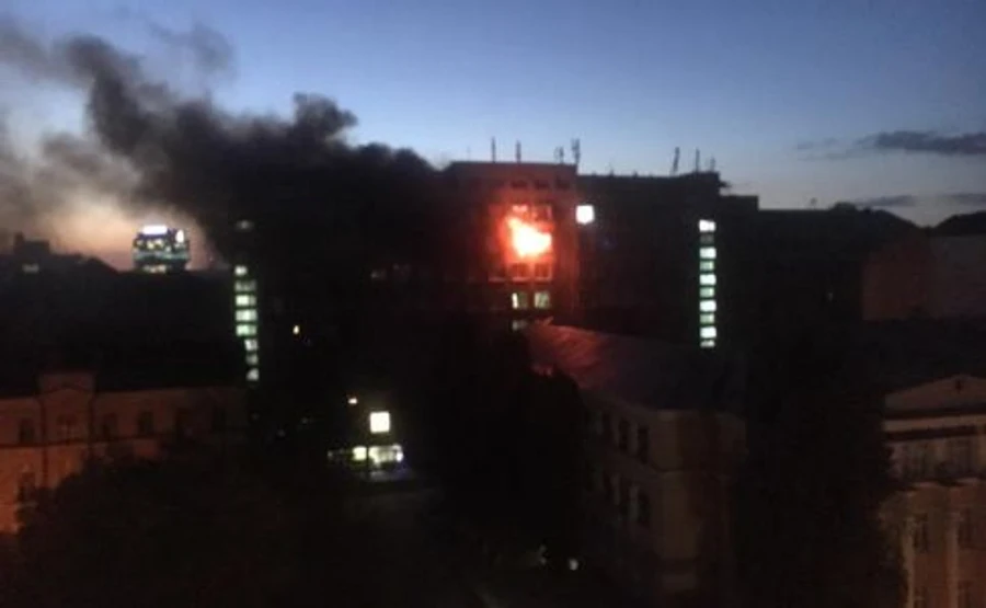 У Києві загорілася будівля Інституту харчових технологій
