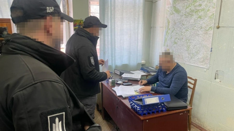 ДБР: Командир військової частини створив командний пункт на папері для заробітку на виплатах