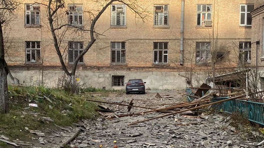 Russian strike damages Kyiv Institute of Automation where Ukrainian artists work – photos