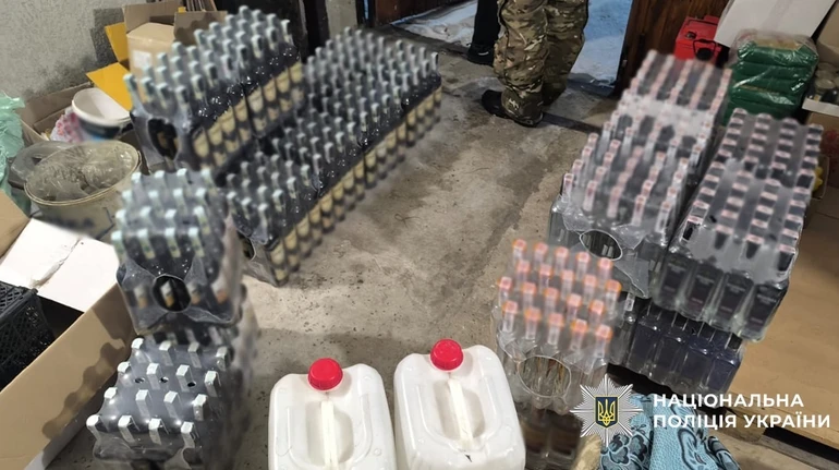 На Тернопільщині викрили цех з виробництва фальсифікату алкоголю відомих марок