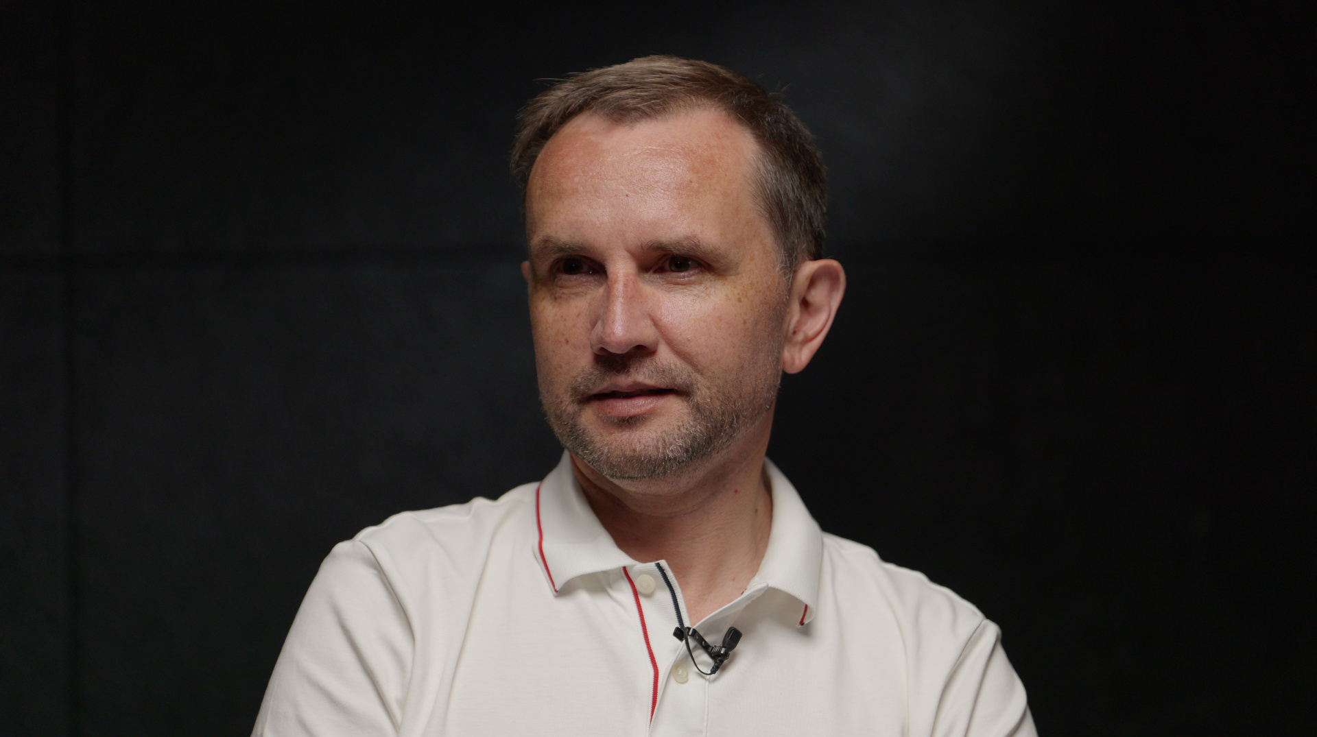 Українців у Польщі багато, їх легко помітити. У найгіршому разі це може вилитися в погроми – Володимир Вʼятрович
