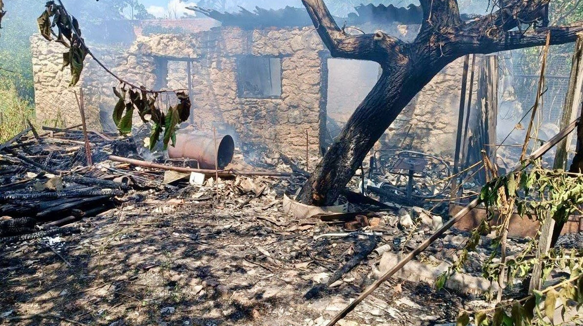 Окупанти вдарили по житловому кварталу Нікополя: є загиблий і троє поранених