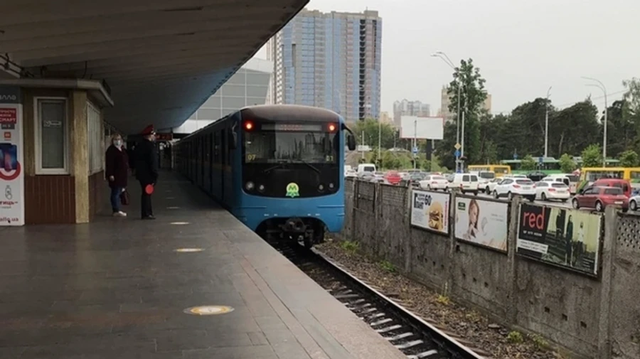 У Києві внаслідок нічної атаки пошкоджено колії метро між станціями Дарниця – Лівобережна