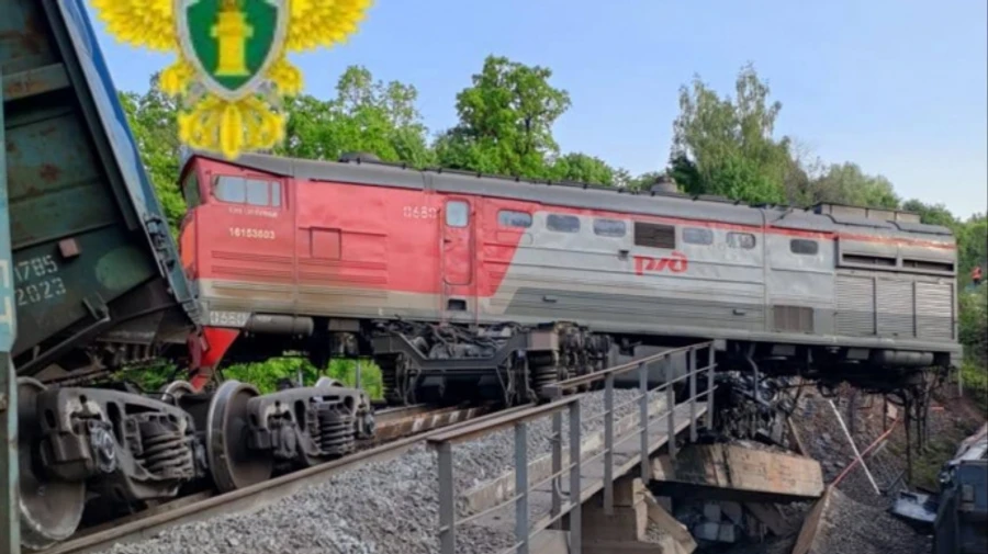 СК Росії: Обидва мости вночі було підірвано, розслідують як теракт