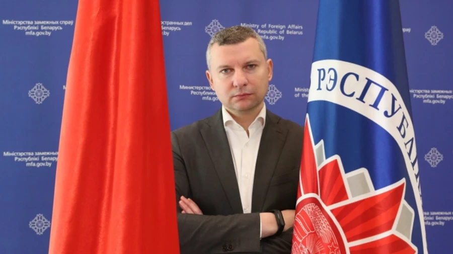 Мінськ відреагував на слова Пашиняна і відкликає посла з Вірменії