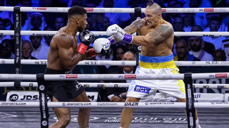 Усик во второй раз победил Джошуа