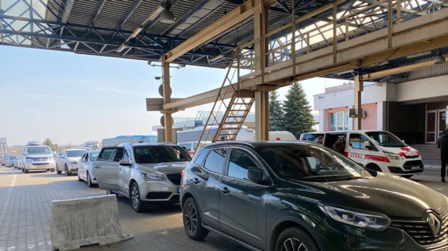 Обстановка на західному кордоні України: невелике скупчення авто в кількох пунктах