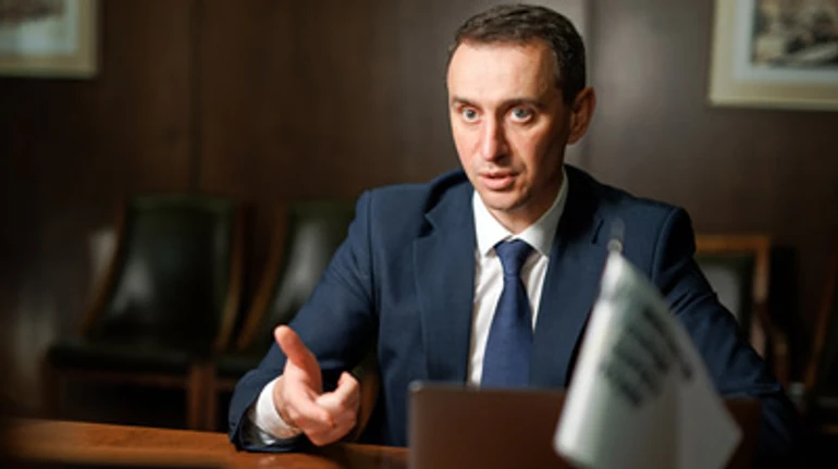 Чому медиків не зобов'язали вакцинуватись та хто отримає бустерну дозу. Пояснює Віктор Ляшко