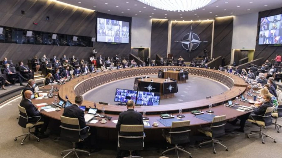 Россия приостанавливает работу представительства при НАТО