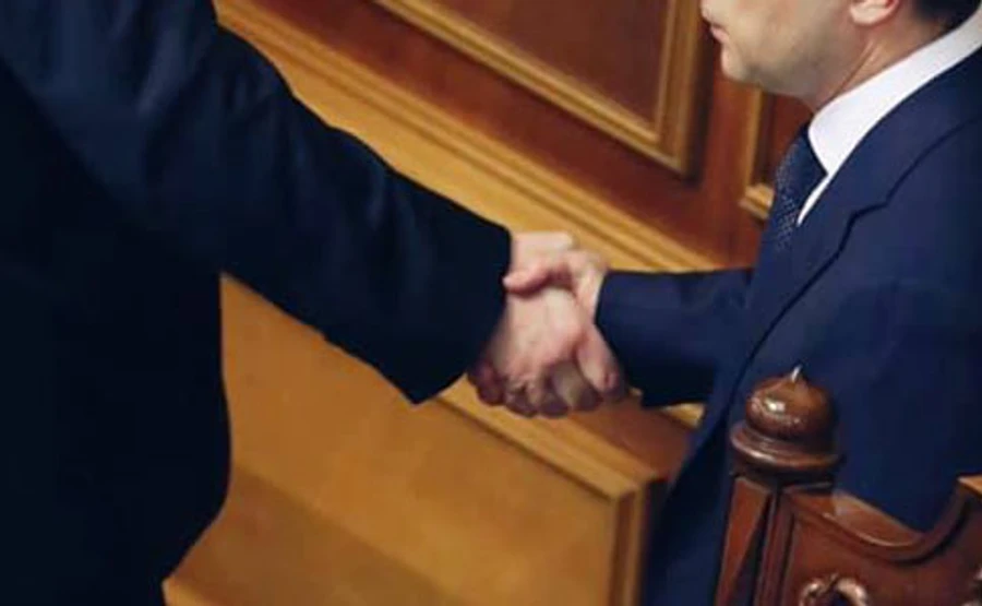 Порошенко і Зеленський поговорили тет-а-тет у президії Ради