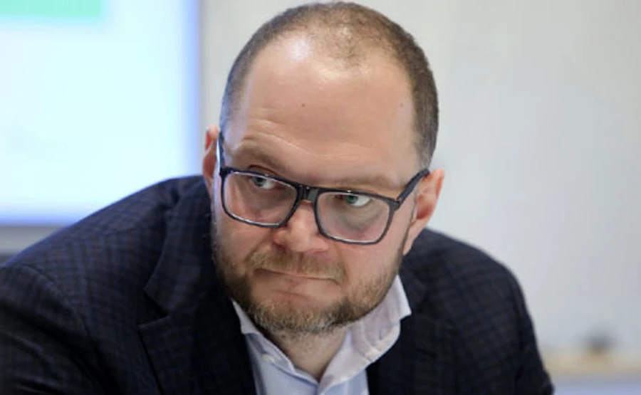 Бородянский не знает, что делать с гастролями в России