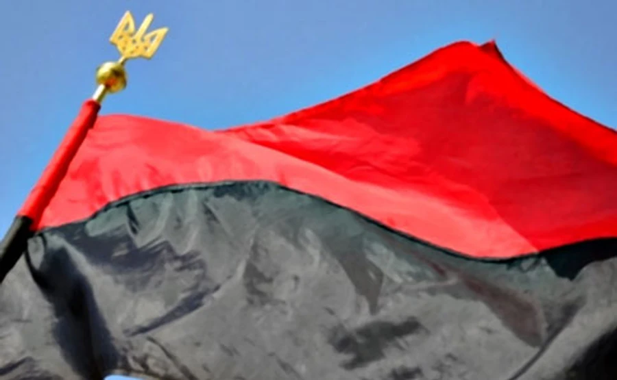 Росіянин зламав флагшток з прапором ОУН на Київщині