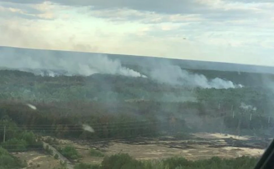 У Чорнобильській зоні ще горить і димить. Порушено справу