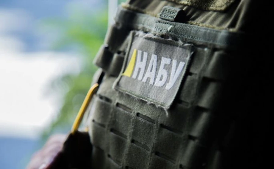Детективам НАБУ предложили взятку в 800 тысяч долларов