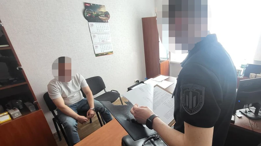 Надел наручники и продолжил избивать беззащитного: ГБР подозревает полицейского из группы оповещения