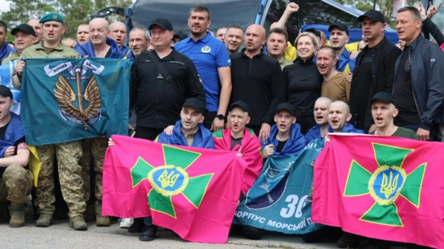 Четвертий обмін за тиждень: в Україну повернулися бійці, які у полоні з 2022 року