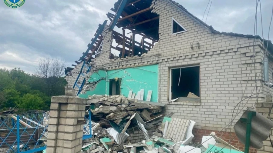 Вранці РФ скинула авіаційну бомбу на Купʼянськ: постраждали дві жінки і чоловік