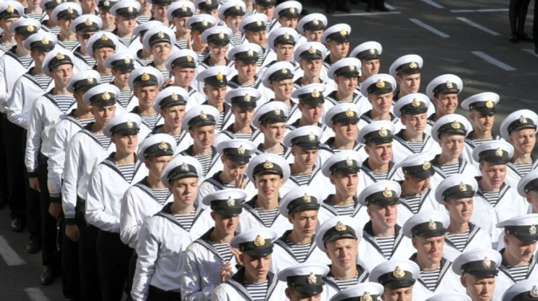 Морякам разрешили пересекать границу при условии