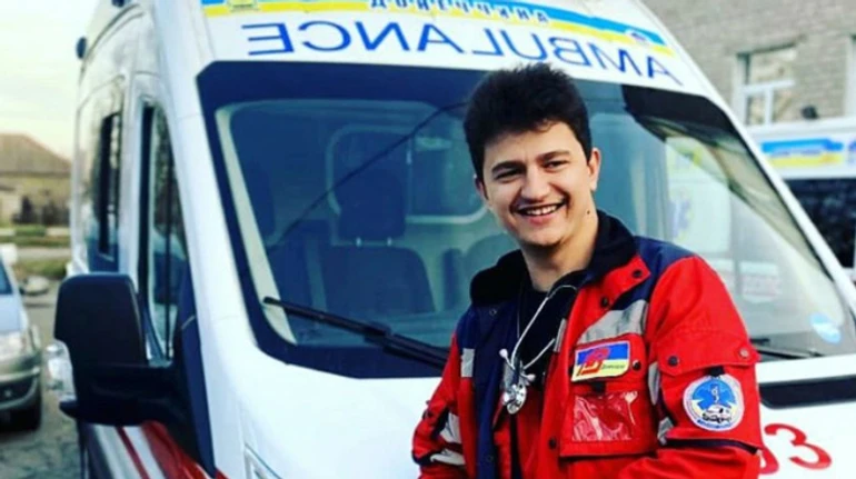 Намагалися реанімувати жінку з трупними плямами. Розповідь фельдшера про роботу в Маріуполі