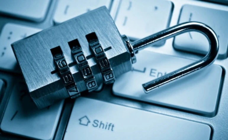 Полицейские сливают персональные данные и почему хотели уволить уполномоченную по правам человека?