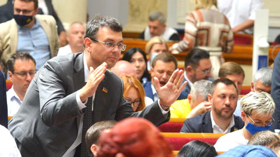 Три четверти украинцев не доверяют партиям