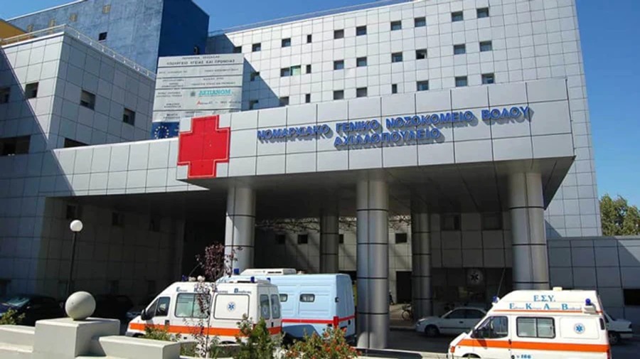 Греція почала стягувати з туристів по 20 євро за медичні послуги