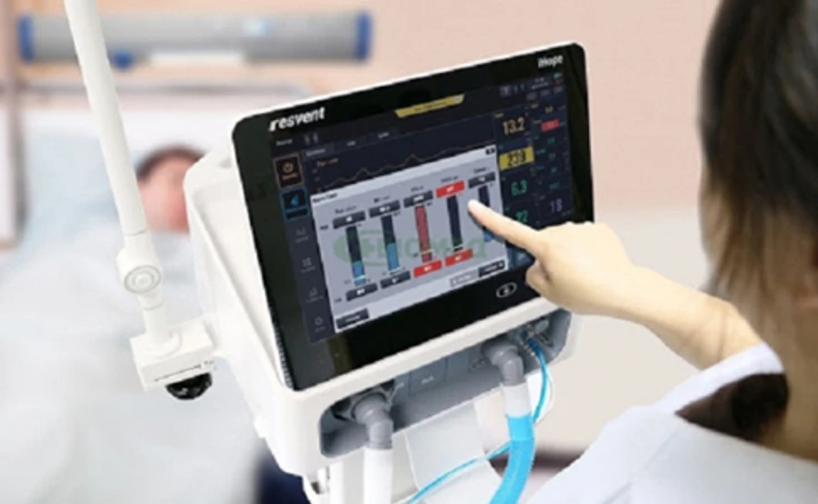 Коронавирус на Сумщине: 76-летнюю женщину подключили к аппарату вентиляции легких