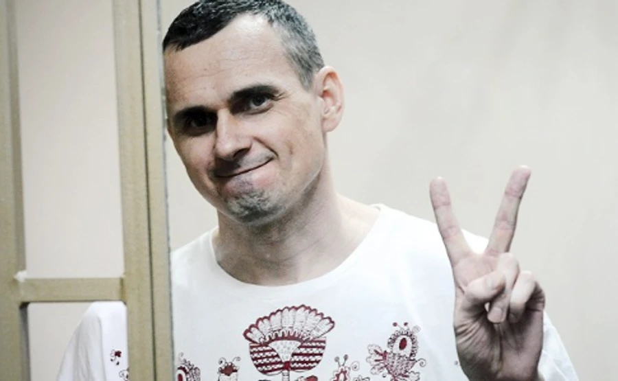 Діячі культури закликають Путіна звільнити Сенцова до ЧС-2018