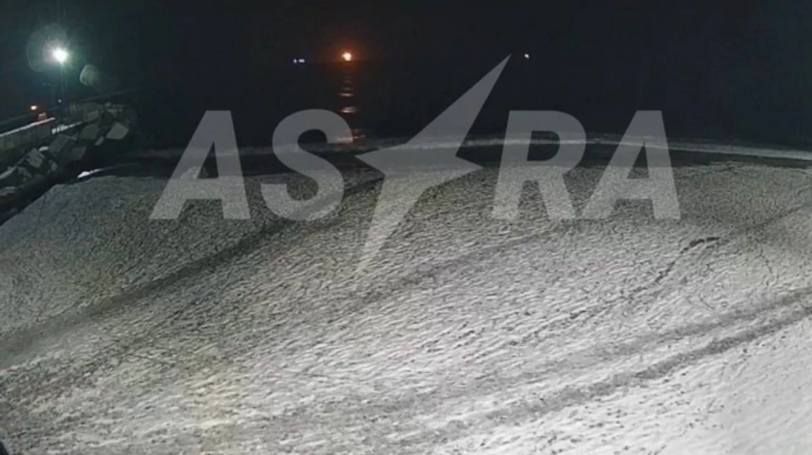 В Росії заявили про масовану дронову атаку: вибухи лунали в районі порту 